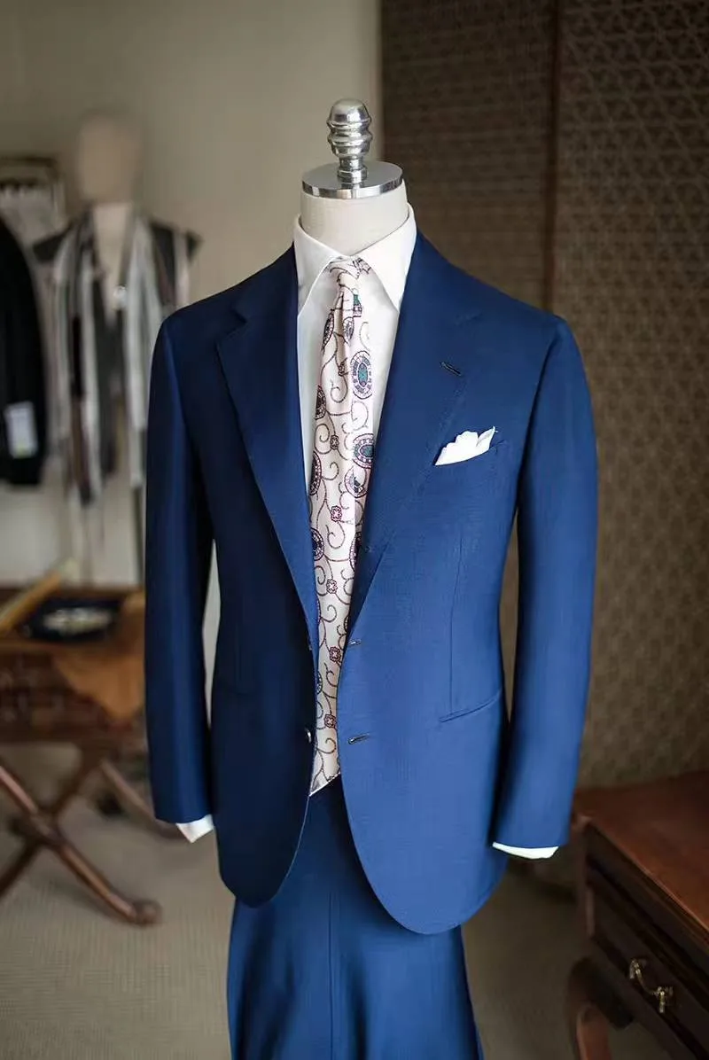 Fashion Tailored Slim Fit Man suit in China Supplier with High Quality