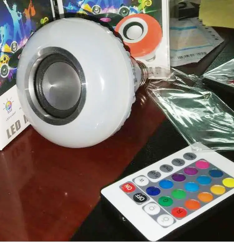 
Smart Wireless E27 E26 with IR remote control colored flash light wireless led speaker RGB bulb for playing music 