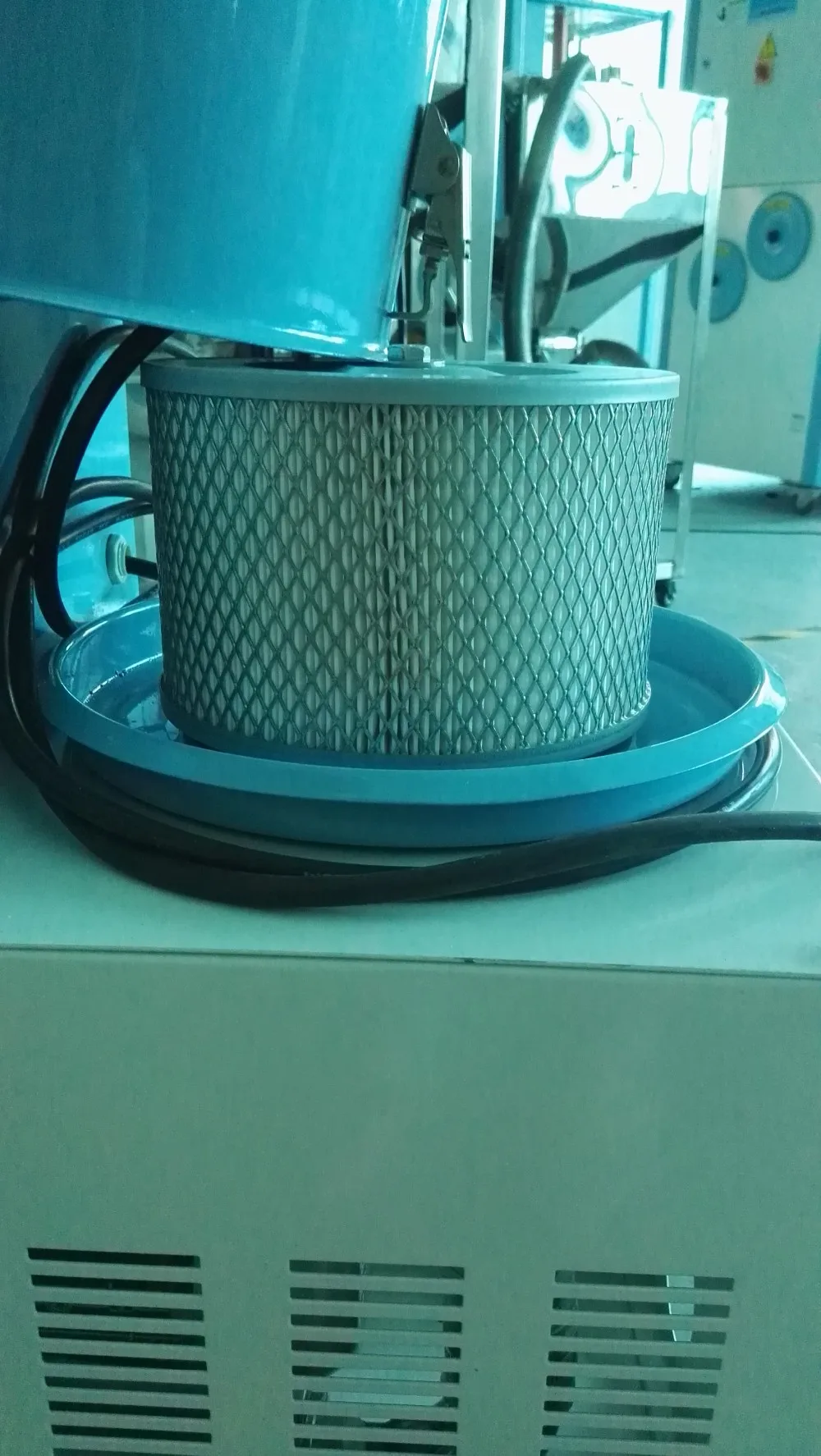 China manufacture 2HP plastic 3phase hopper loader for mixer and extruder