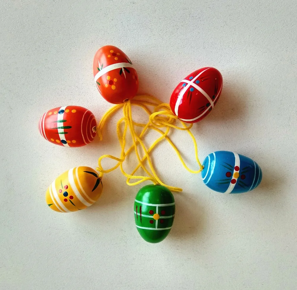 wooden hanging Easter eggs for home decoration