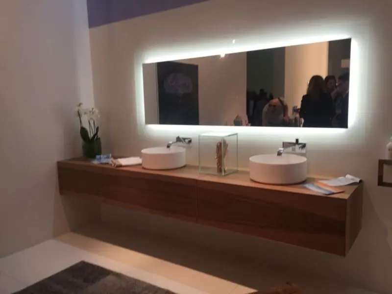 
Modern high Quality Magnifying lighted mirror for hotel bathroom 