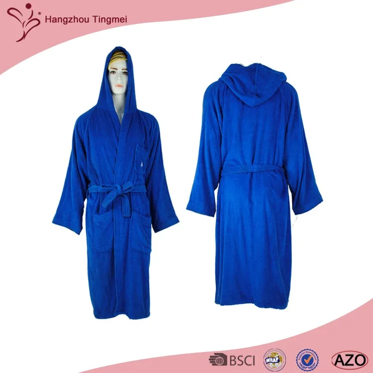 Мягкий свободного покроя халат мужчины новых конструкций