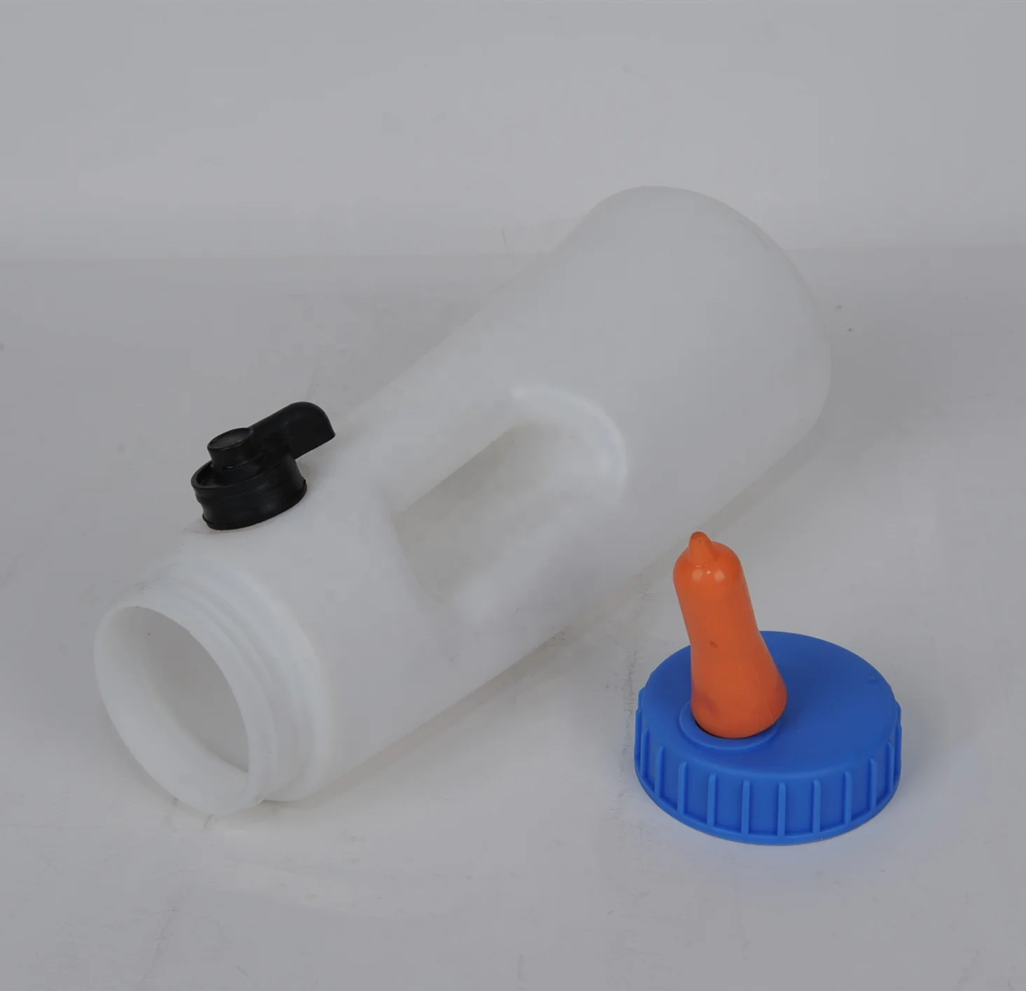 NL933 Hot sales plastic animal cattle feeding bottles for calf lamb sheep goat
