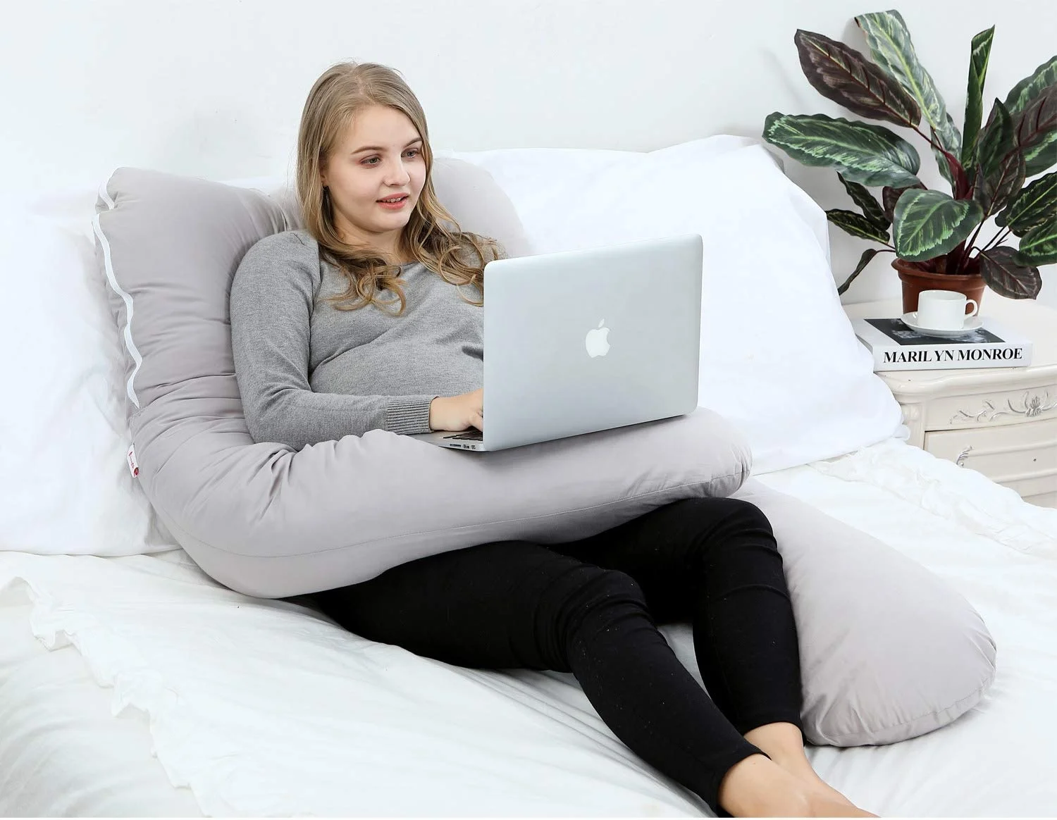 
U Shaped The Best Maternity Pregnancy Support Body Pillow For Back Sleepers 