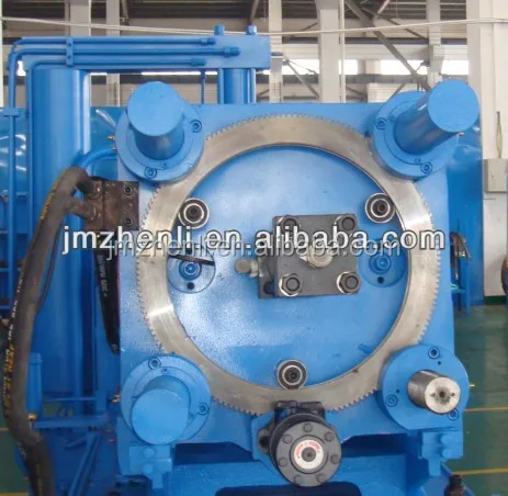 hot chamber die casting machine making zinc alloy key chain