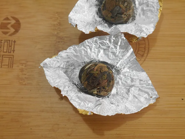 Бесплатный образец высококачественного белого чая Fujian dragon pearl Shou Mei, белый чай