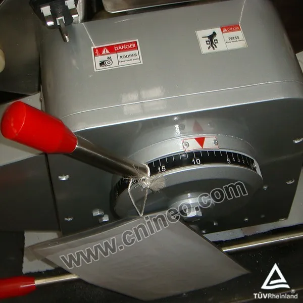 
Commercial Stainless Steel Machine Bakery Equipment Pastry Rolling Dough Sheeter 
