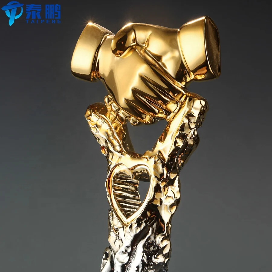 
Wholesale crystal shaking hand metal trophy 