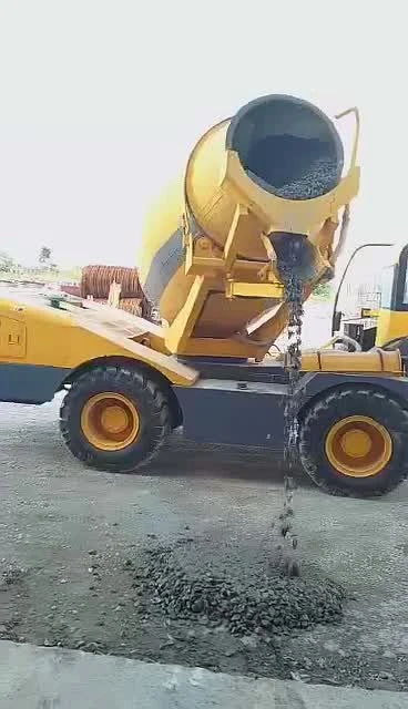 Самозагружающийся бетоносмеситель модели 2,5 м3 с насосом, цена