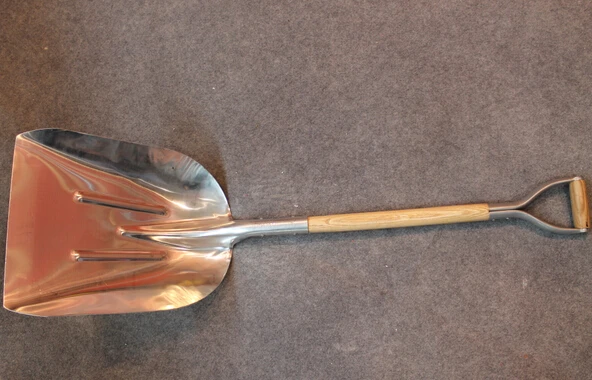 2022 Japan market tangshan produce snow shovel with wooden handle