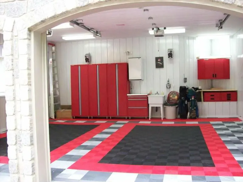 ПП пластиковый гаражный сцепляющийся пол