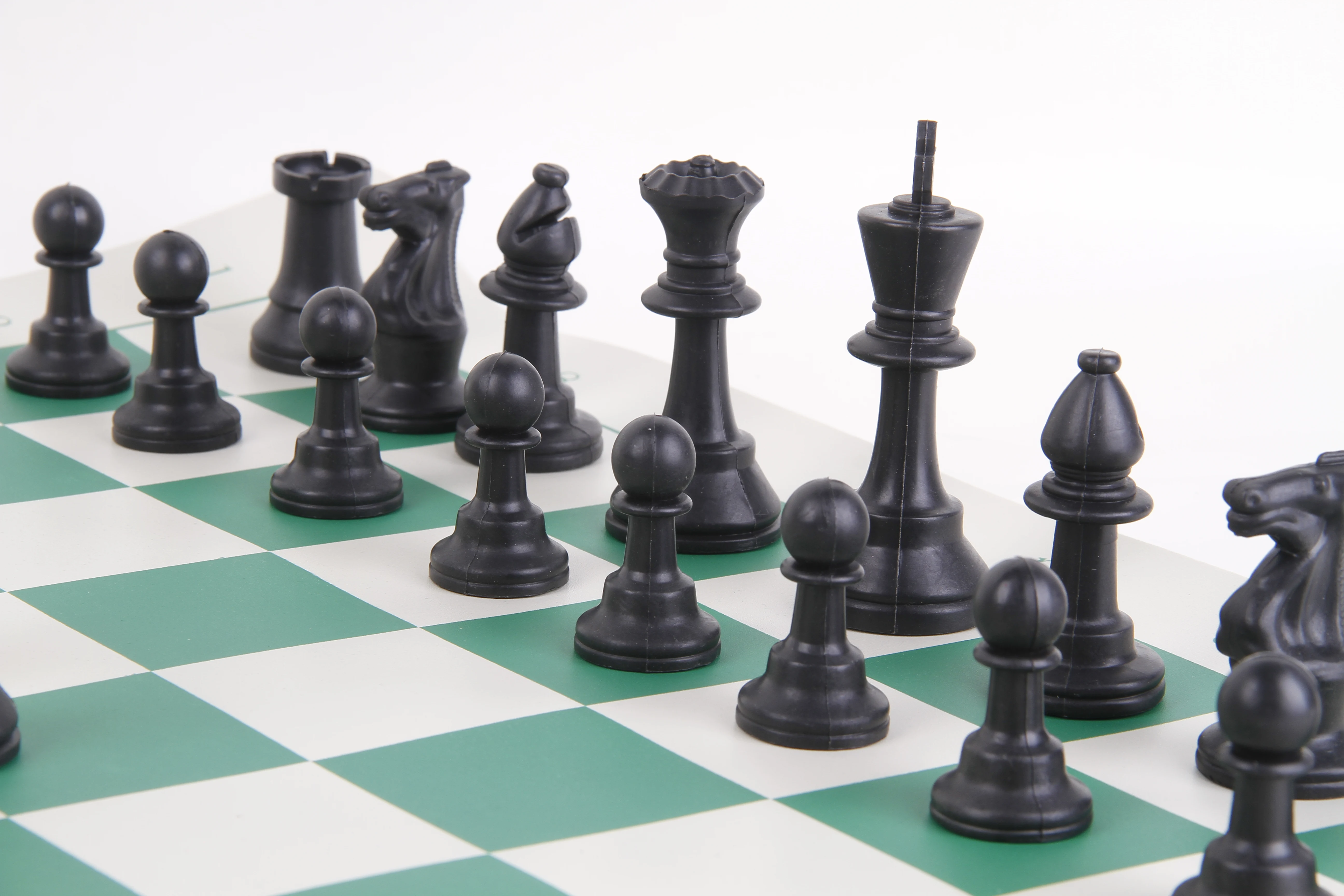 Competition custom PUchess board plastic chess pieces