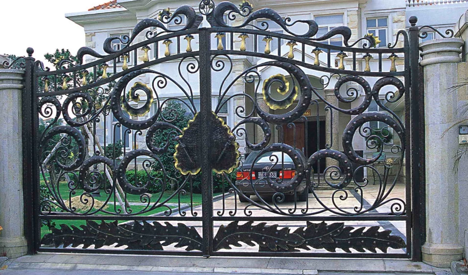 Outdoor beautiful iron main gate designs /modern wrought iron security gate designs for india homes simple villa