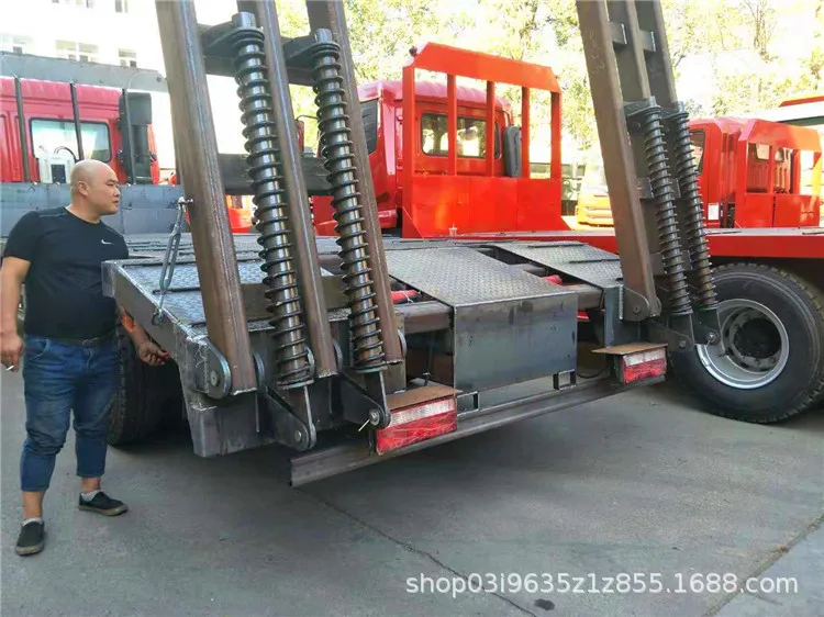 30tons JAC flat bed truck for Construction machinery
