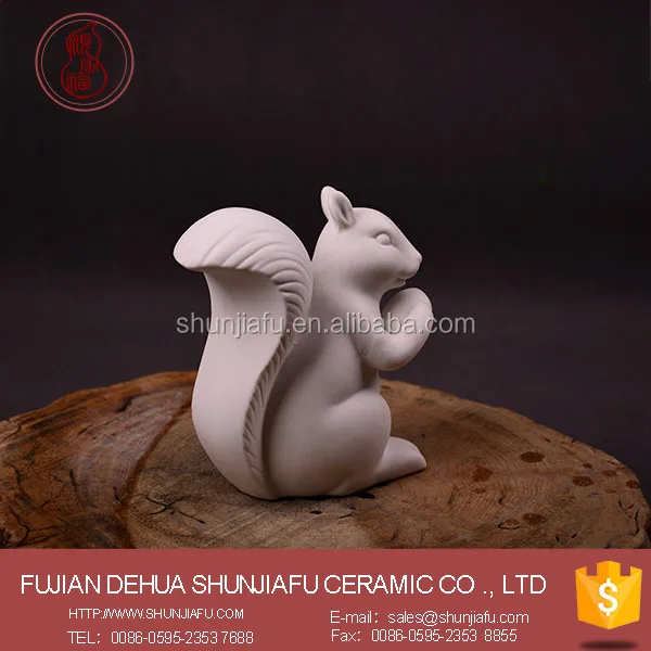 2016 New Design Unpainted Ceramic White Squirrel Figurines For Garden Ornament,