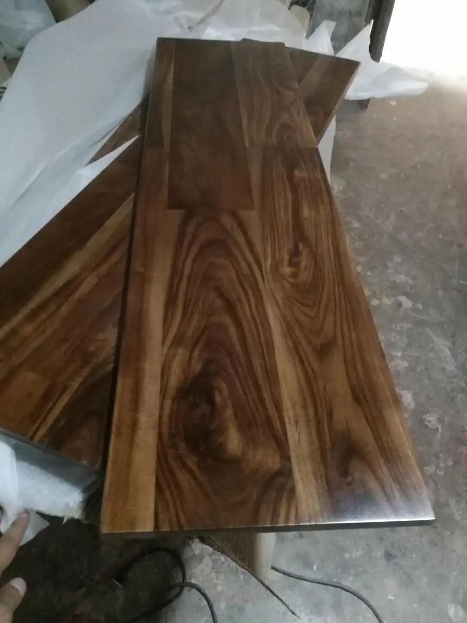 Asian walnut hardwood stair tread for home use