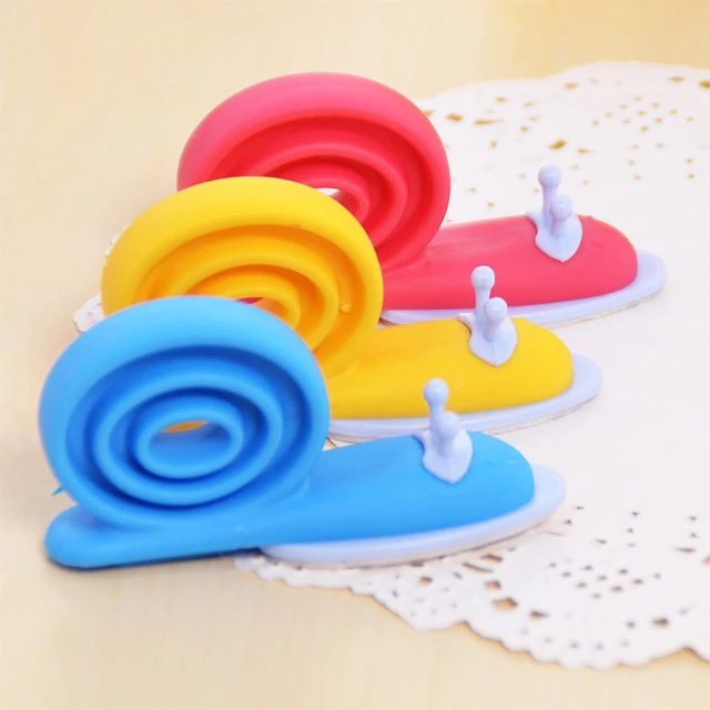 Prevent Finger Pinch Injuries Easy to Install Random Color Snail Design Cartoon Safety Rotating Door Stopper for Baby Children