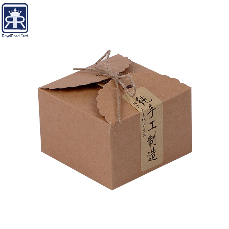 17121618 Size Customized logo clear plastic window cardboard packaging cake box design with handle