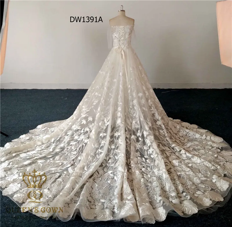 Свадебное платье с длинным рукавом