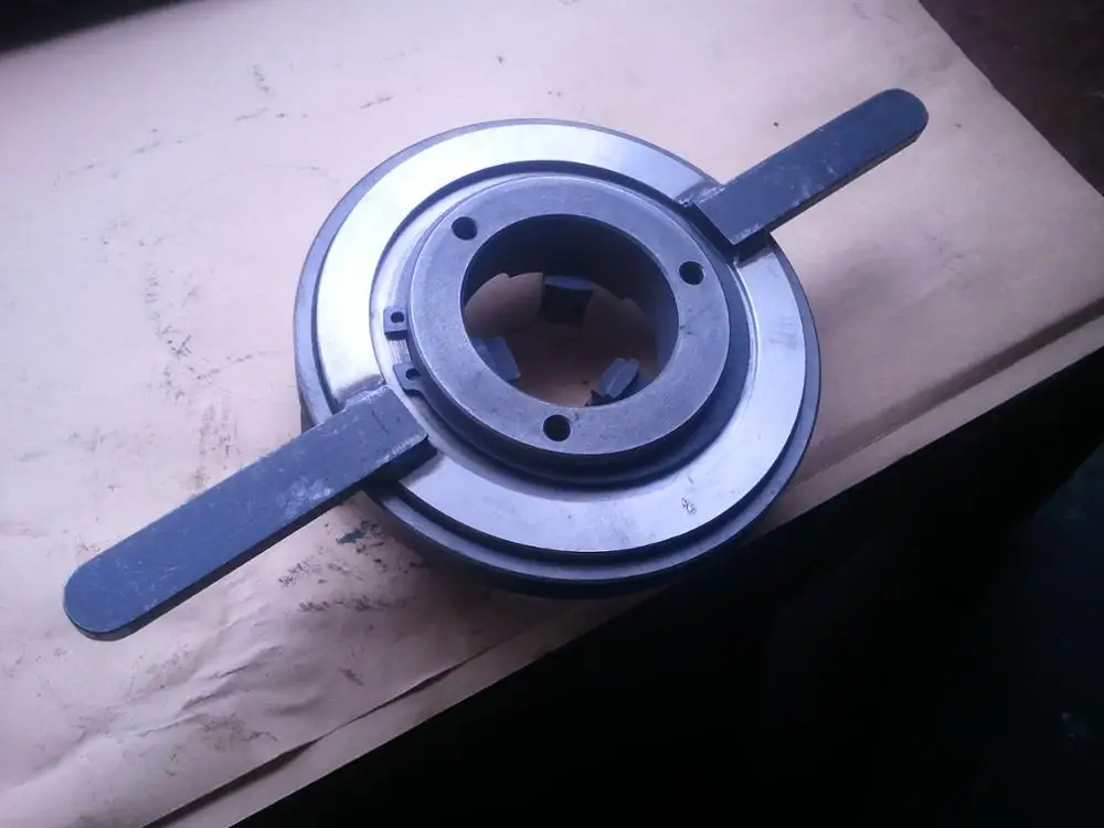 WP300 3 jaws chuck easy operate three jaws welding chuck,hand welding chuck jaw,300mm chuck