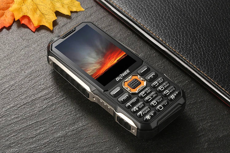 2.8 inch three sim card portable phone with power bank charger mobile phone 6800 mah