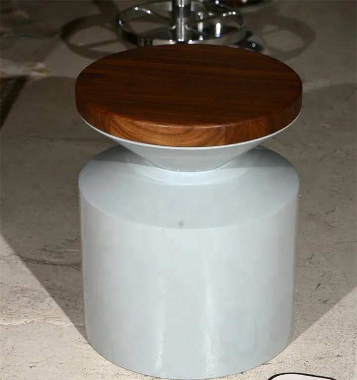 
Furniture House Lounge Chair Reza Feiz Griffin Stool Fiberglass Bar Chair 