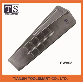 Competition axe head with wedge