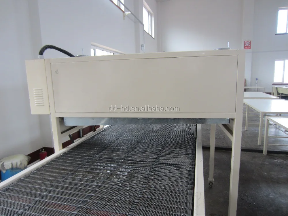 Candle wick cutting and gluing machine for candle making