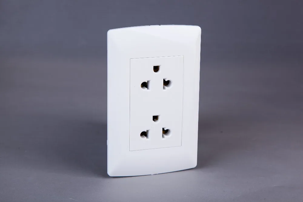 L105D-2 Igoto 2 gang universal American wall socket