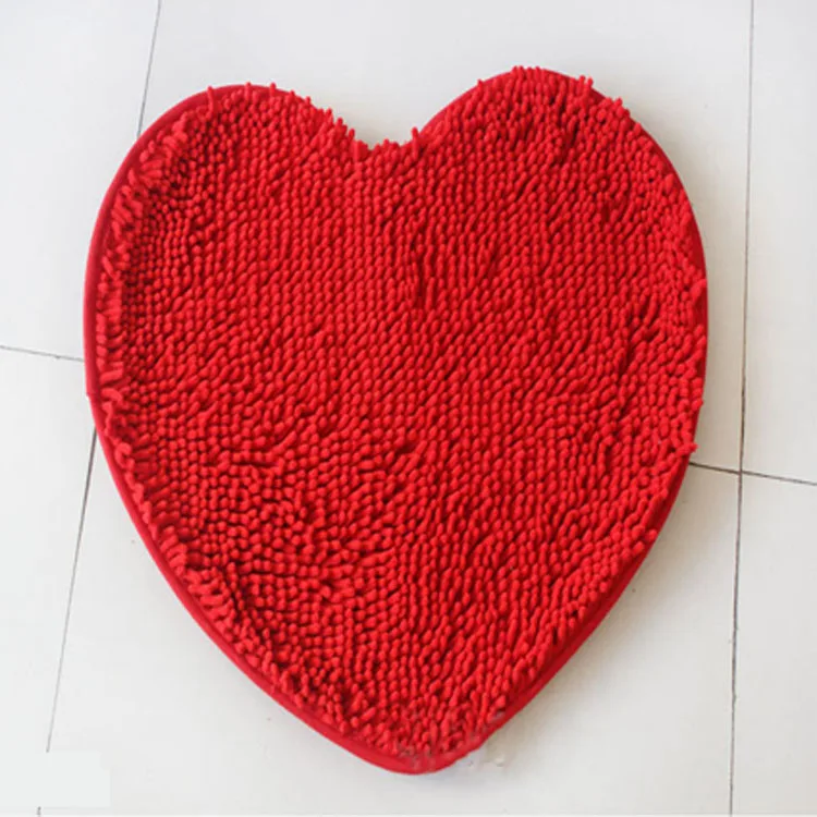 Hot Sell Mom And Baby Romantic Heart Shaped Chenille Mat Microfiber Anti- skid Sponge Big Mat