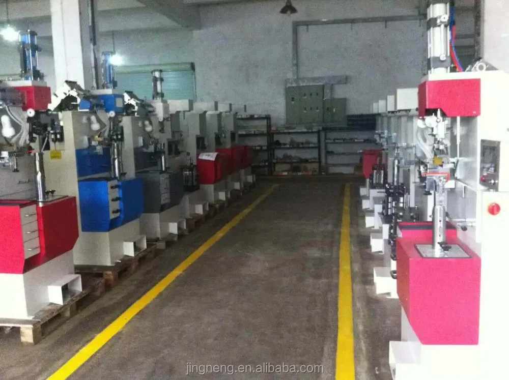 AUTOMATIC TOE LASTING MACHINE