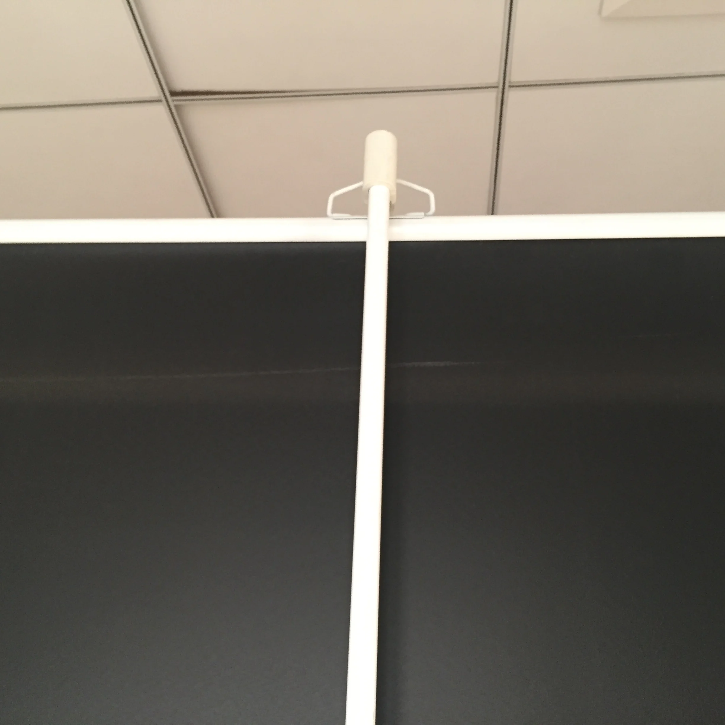 Telon 1:1 70'/84'/96' matte white tripod screen,projector screen of office equipments with good quality