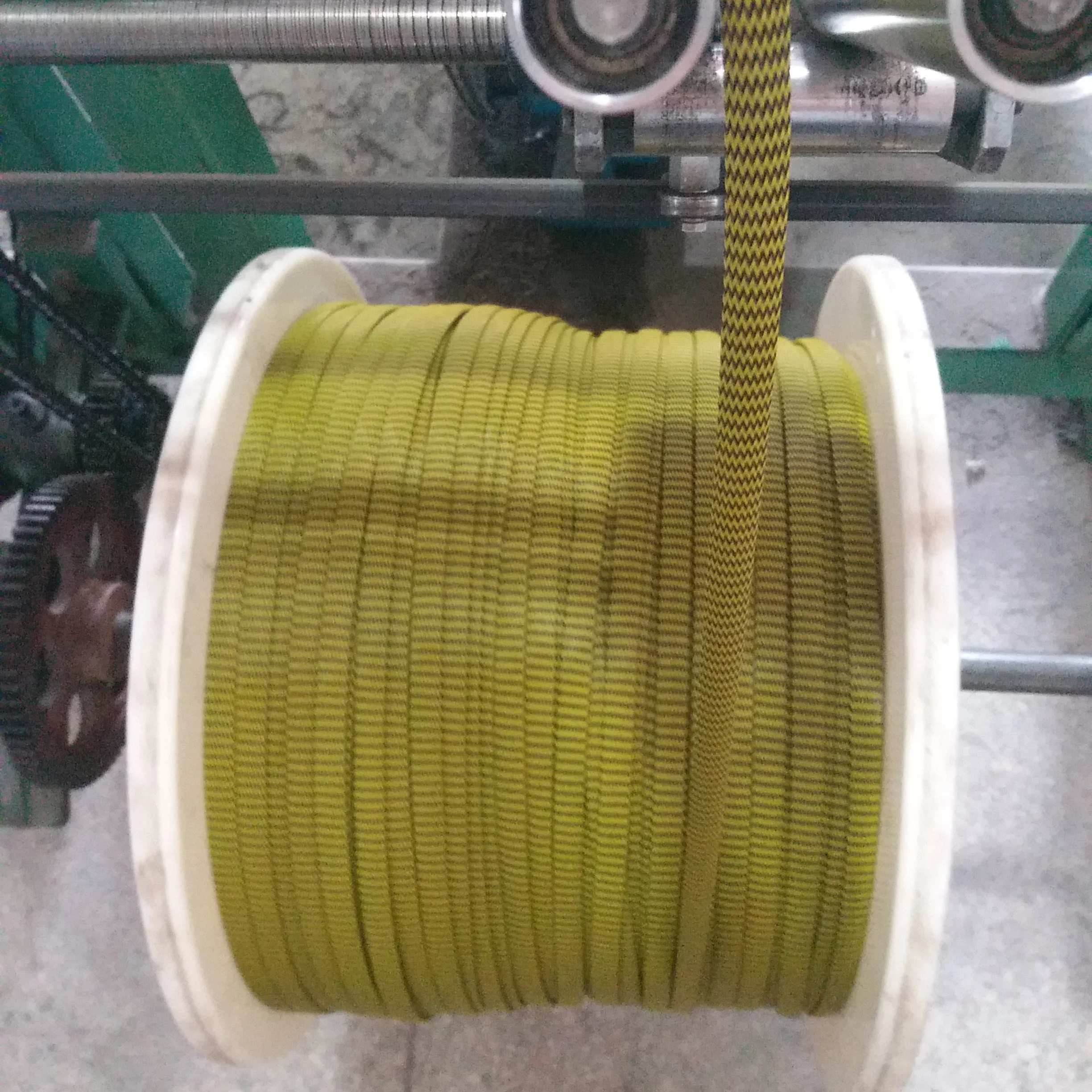 Expandable braided sleeving cable sleeving