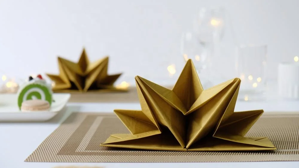 Luxury Elegant Pre-Folded Star Shape Dinner Decorative Napkins