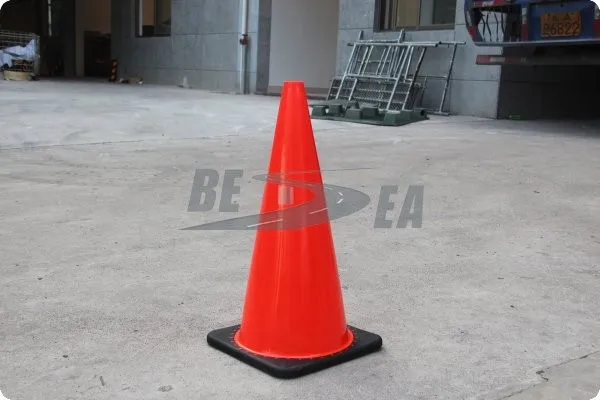 Black Base 450mm Height Flexible PVC Traffic Parking Cone Yellow