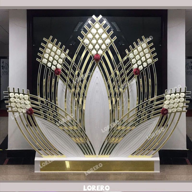 Wholesale Iron frame leaf shaped wedding state background decorations pvc backdrop panel