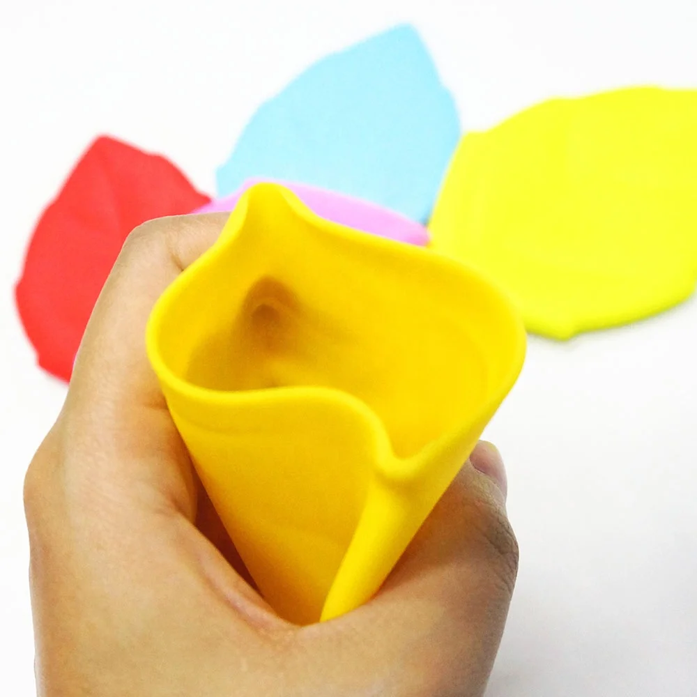 Soft Pocket Water Cup Leaf Shape Water Container Silicone Travel Folding Cup