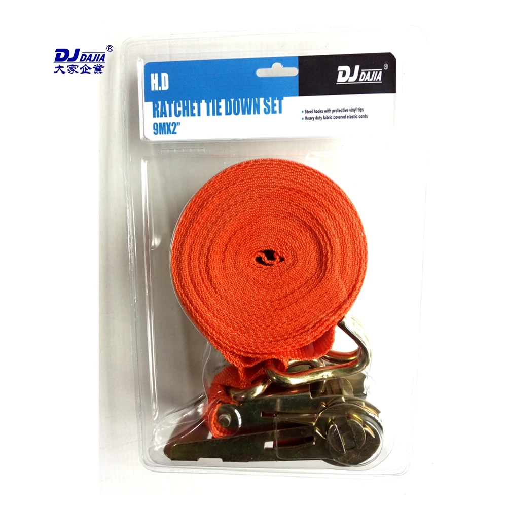 ratchet straps to tie down car