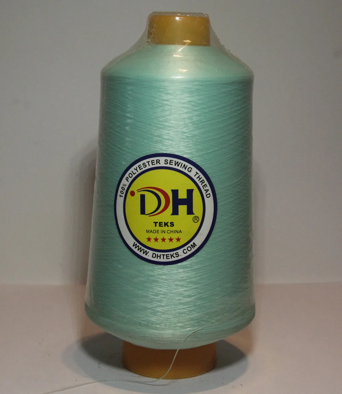 
100% polyester textured overlock thread for garment accessory 150d/115000y 