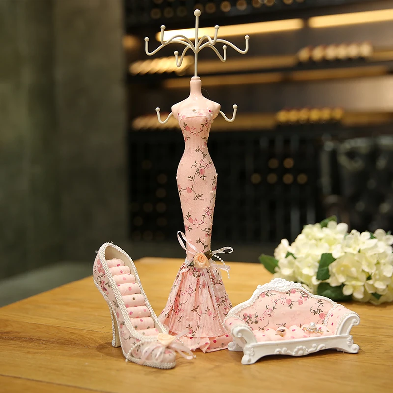 Cheap decorative beauty lady resin mannequin ring necklace jewelry holder for European decor
