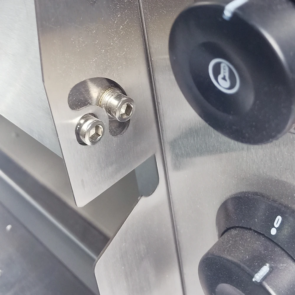 Fast and easy to use electric freestanding pizza oven