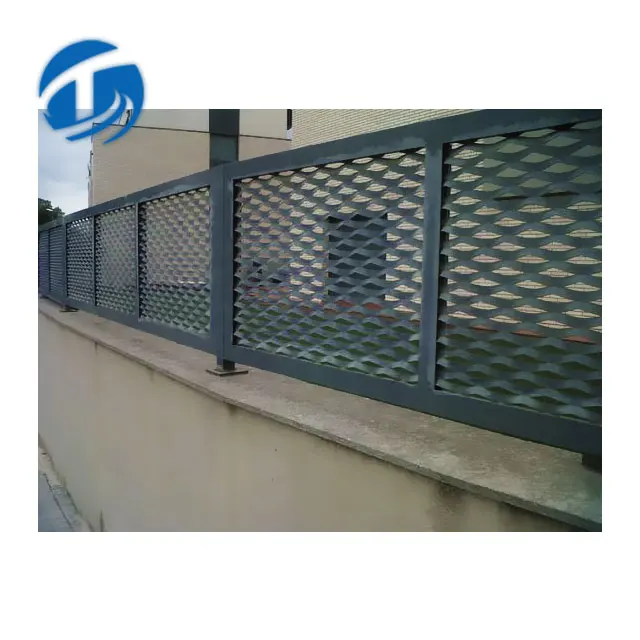 Hot sale wire expanded metal mesh fence
