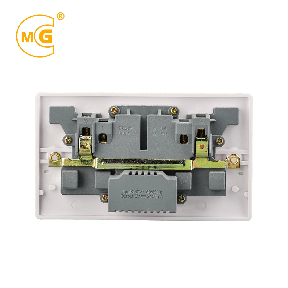 Универсальная Розетка BS UK 13A с двумя USB-портами