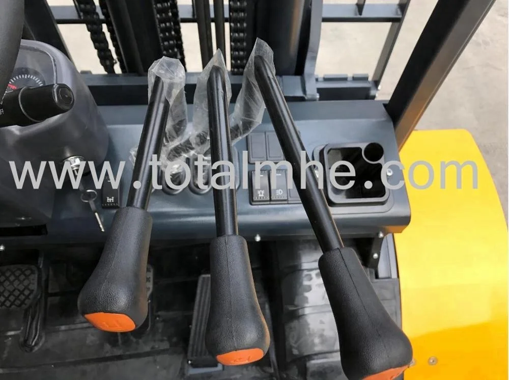 2.5 ton 4 wheel drive (4WD) Rough Terrain Forklift with 2500 kgs capacity