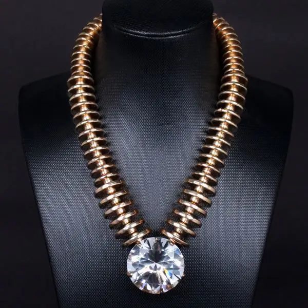 
 Модный новый дизайн Yiwu, металлическая цепь, большой нагрудник из искусственного бриллианта, ожерелье  