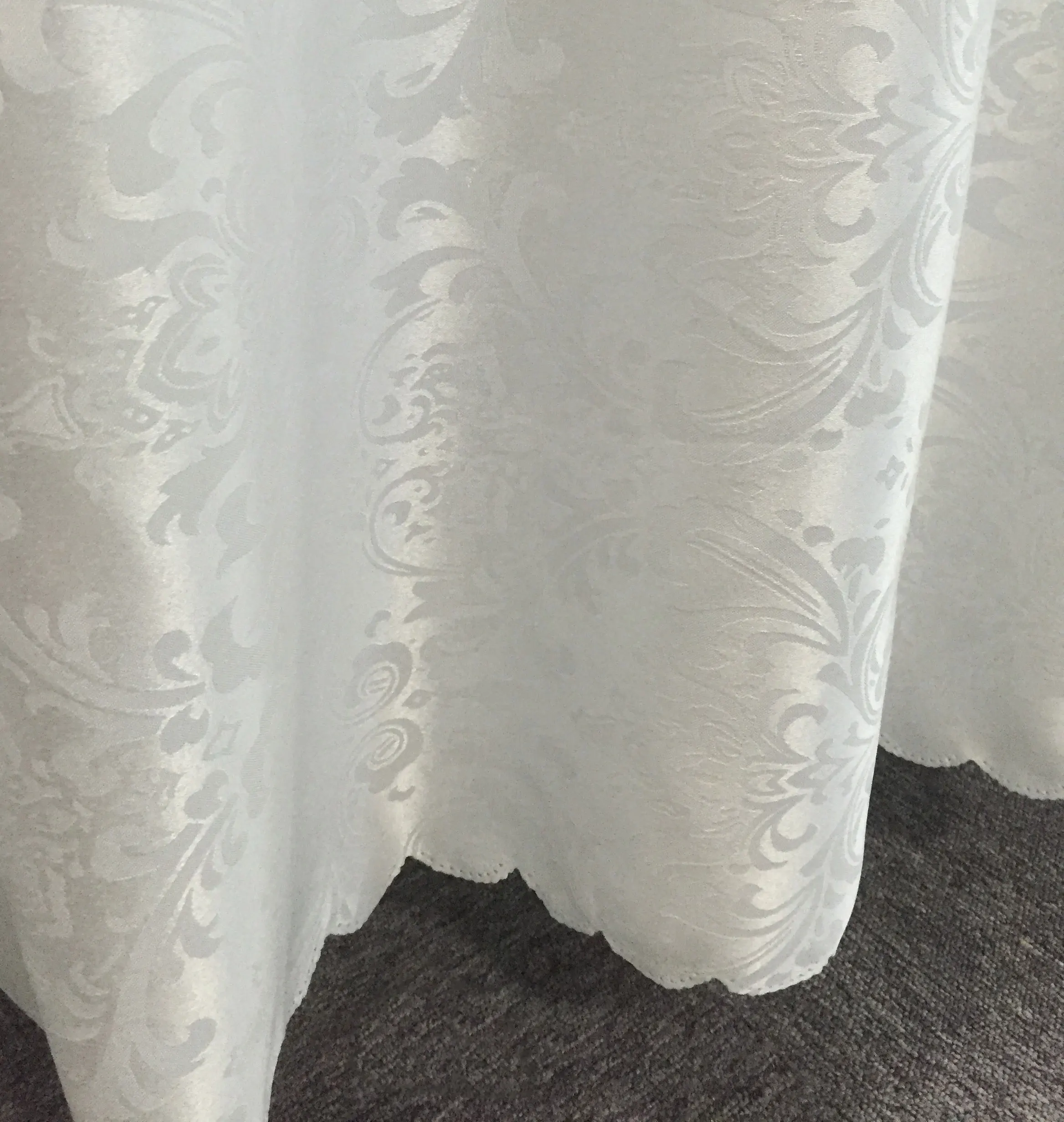 
Luxury Wholesale Jacquard 132 Round Wedding Damask Tablecloths 