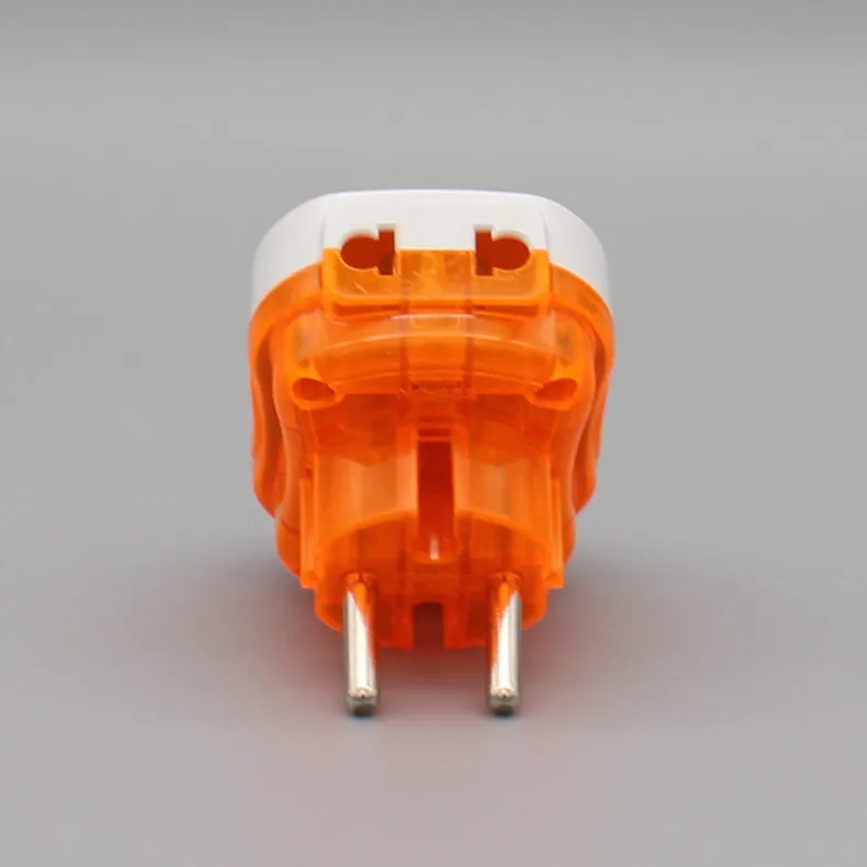 Universal 13A adapter socket worldwide travelling adaptor