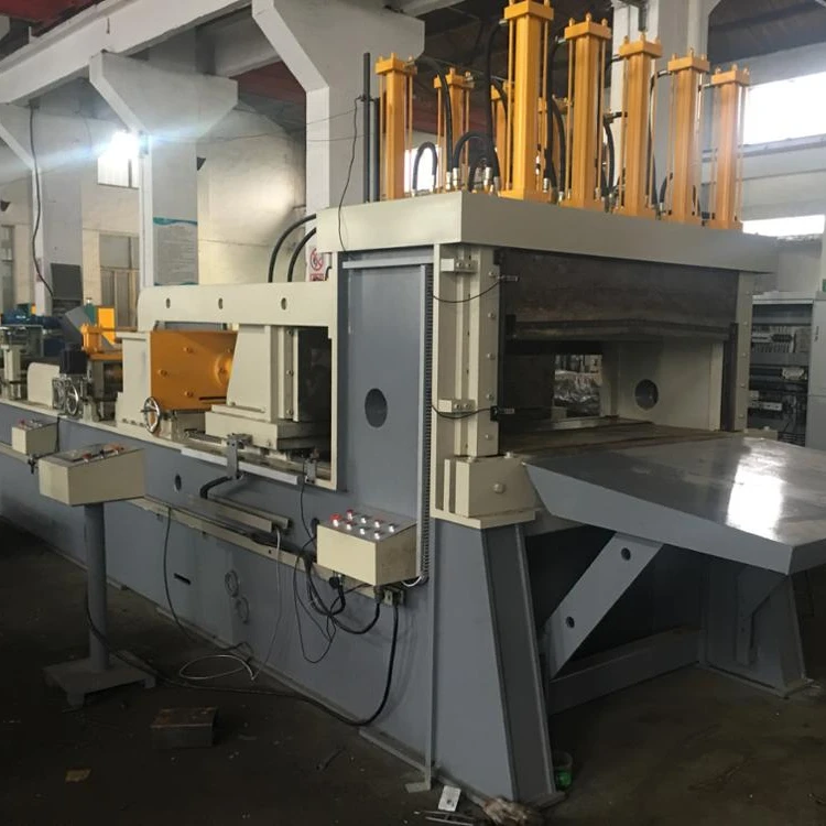 Corrugated fin forming machine for transformer wall tank making