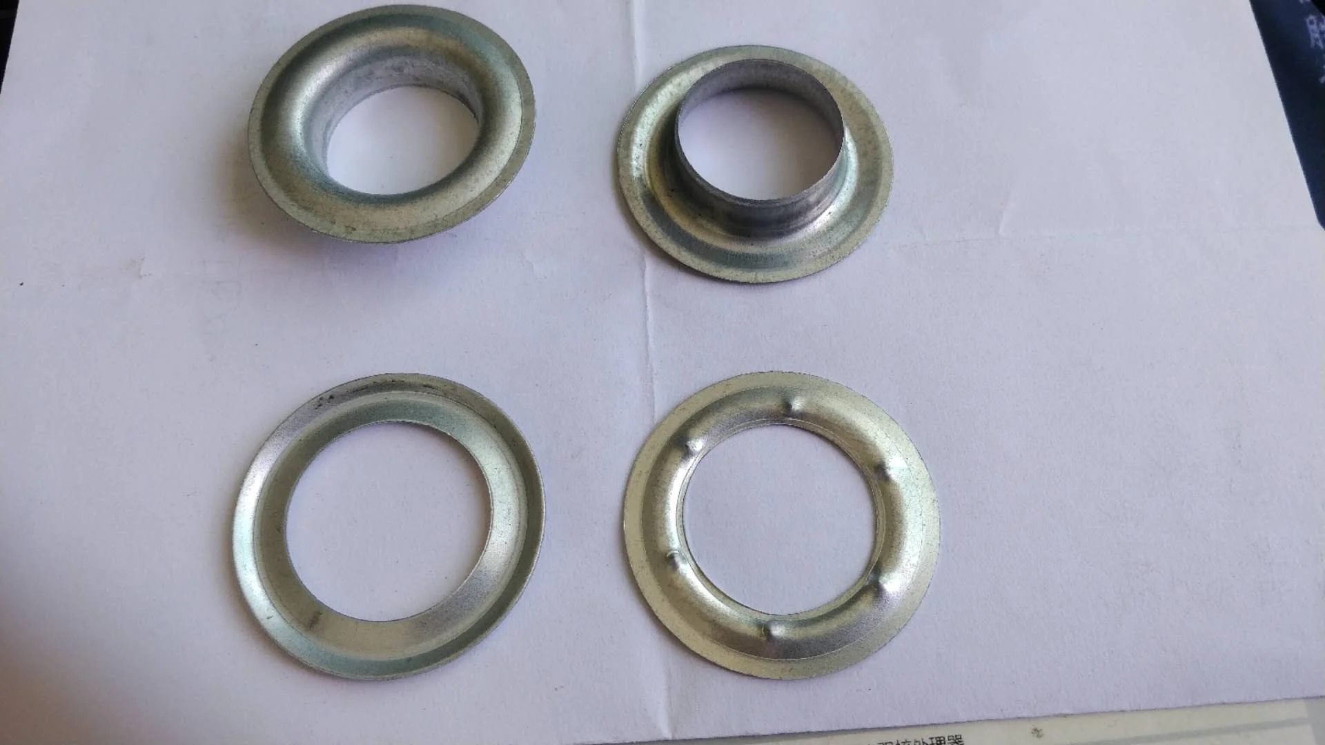 Никель, цвет 15 мм, круглые наглазники, латунные проушины и шайба