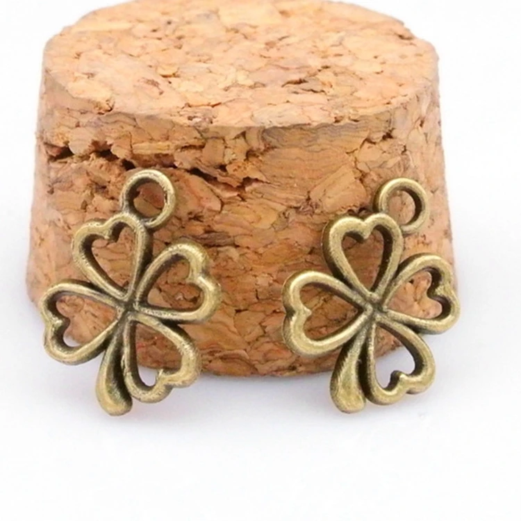 vintage metal alloy antique bronze charms lucky  Four Leaf Clover pendants charms for jewelry necklace making